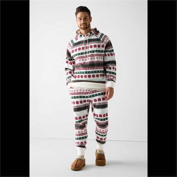 Fabletics The Go-To Jogger Holiday Fairisle - Picture 1 of 8